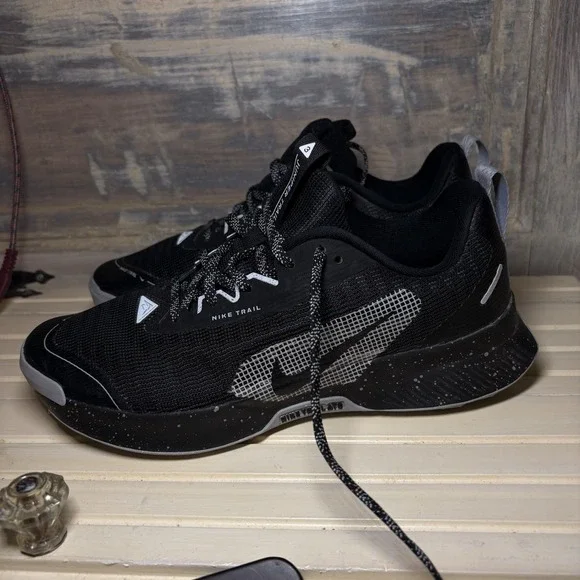 Nike Juniper Trail 3 Lightweight Women's Size 9 Black Gray Running Shoes EUC - Picture 3 of 9